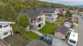 Koselig villa ved flyplass, buss og natur - Tromsø - 8