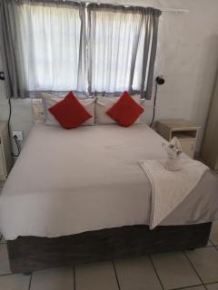 Ditlhapi Cottages - Gaborone - 2