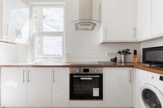 Spacious 3BR Flat, Near Queens Park, Zone 2 - 5