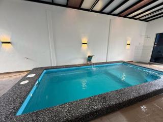 SwimmingPool-Villa-Seremban-Spacious-up to 22paxs 舒适宽敞泳池别墅 - Seremban - 9