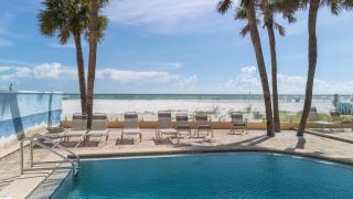 Steps to the Sand | Bright Updated 2BR/2BA Beachfront Condo - 8