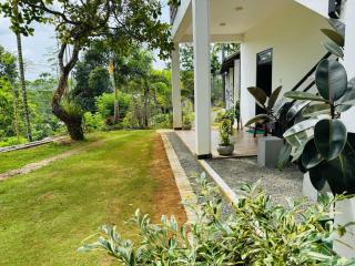 Green & More Deniyaya - 9