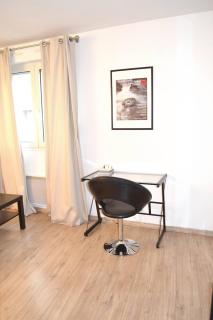 Charmant appart central avec Terrasse & Clim - 1