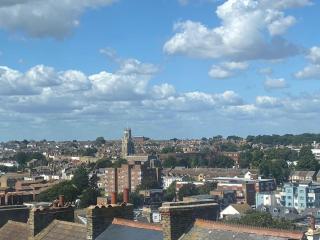 Pet-Friendly 2-Bed Apt Sleeps 5 10 mins to Beach - Ramsgate - 4