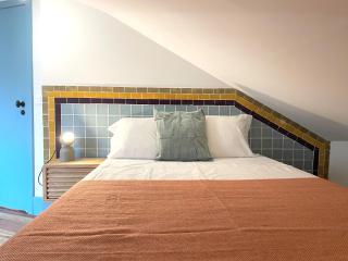 RS3 Stay like a local! Cosy & Modern with AC - 5