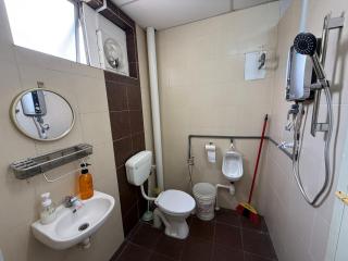 Bondfire Ipoh Bercham Karaoke & Homestay 5pax - 6