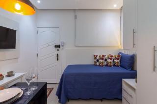 Poucos Passos da Praia de Copacabana - PF512 - 5