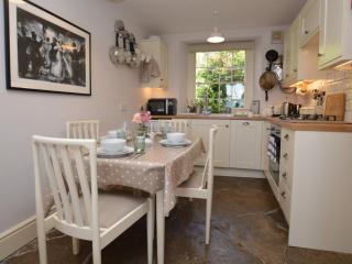 3 Bed in Bothenhampton DC160 - 4