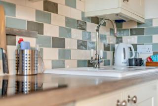 Riverbank Cottage - 6