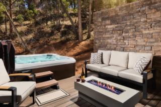 Rockies Ranch - Hot Tub, Mountain Views, Fireplace - 9