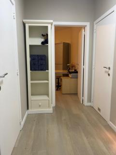 Modern 2-Bed Urban Apartment - 7