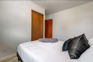 The Coal Stone throw away from Red Deer River 2BR House - Drumheller - 2