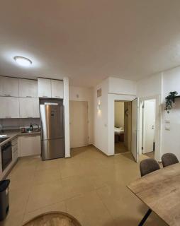 Cozy & Modern One Bedroom Adjacent To Betzalel & Sacher Park - Gerusalemme - 6