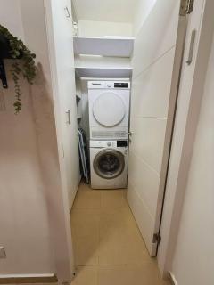 Cozy & Modern One Bedroom Adjacent To Betzalel & Sacher Park - 1