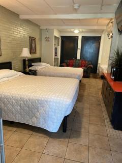 Simmons Motel and Suites - Hershey - 6