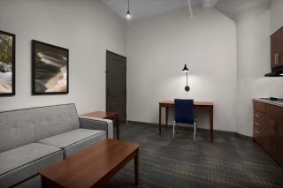 The Suites Hotel at Waterfront Plaza - 1