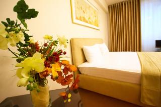 Spacious 2 Bedroom Apartment - 7