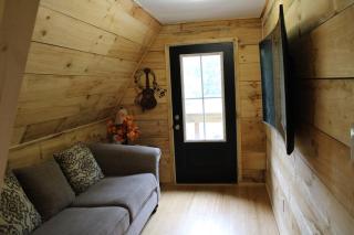 Tiny Treehouse Escape with Wi-Fi and Mountain Views - - 7