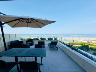 A terrace overlooking the sea - Palms Beach apartment 9 - 0