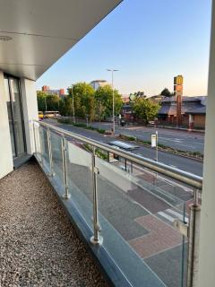 TJ Luxe Salford - Manchester - 6