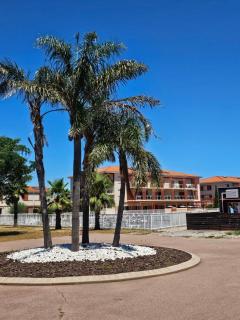 VILLA 6 à 8 personnes dans résidence de tourisme - 2