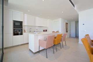 Luxury 3 beds with Private Garden and Pool Access in Higueron - 2