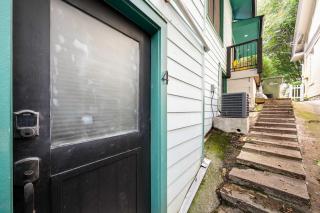 Woody's Place - 6
