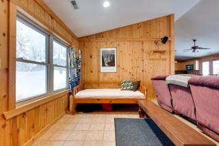 Minocqua Lakefront Cabin with Deck - Minocqua - 5