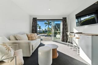 Plush Perfection in Papamoa - 2