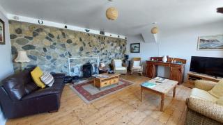Lavelle's Seaside House & Mickey's Bar - Achill Sound - 0
