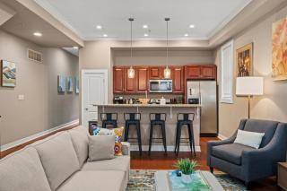 4BR Fairmount Gem - Stay Awhile - 9