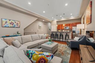 4BR Fairmount Gem - Stay Awhile - 1