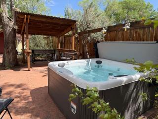 French Quarter Garden Cottage-Downtown, Hot Tub - 7