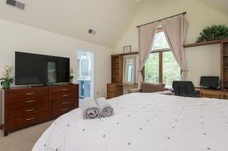 Pocono Escape Style and Serenity - 2