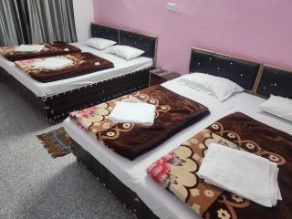Hotel Namami Gange & Restaurant - 2