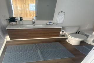 Cozy Studio with Parking, and Kitchen - 1