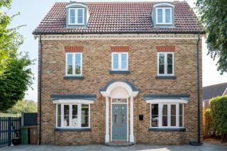 The Rainbow Retreat by Sheppey Stays - Iwade - 4