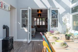 The Rainbow Retreat by Sheppey Stays - Iwade - 3