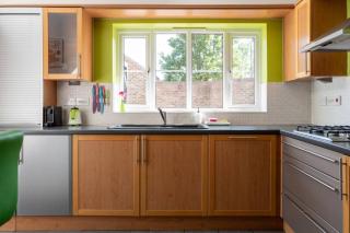 The Rainbow Retreat by Sheppey Stays - Iwade - 1
