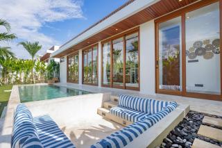 Tropical 2BR Design Villa Pool, Lounge & Workdesk - 0