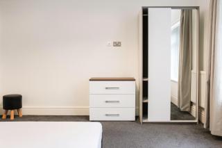 3 Bed-2 Bath-Sleeps 4-Free Parking - Warrington - 9