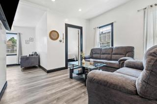 Cozy 4BR Home in Heart of Niagara Falls - 4