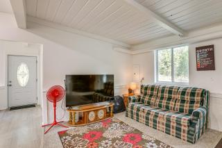 Pet-Friendly Retreat Over 3 Acres in Baldwin! - Baldwin - 0