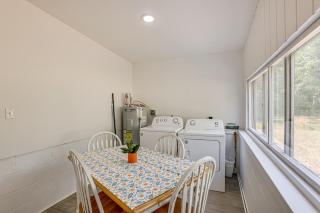 Pet-Friendly Retreat Over 3 Acres in Baldwin! - Baldwin - 2