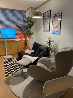Hongdae Station Link House with Massage Chair - 1