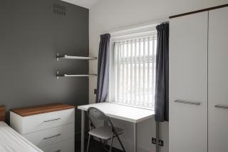 3 Bed-2 Bath-Sleeps 4-Free Parking - Warrington - 8