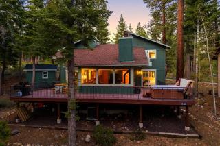 Year-Round Tahoe Escape with Hot Tub Outdoor Dining Timberline Haven by AvantStay - 0