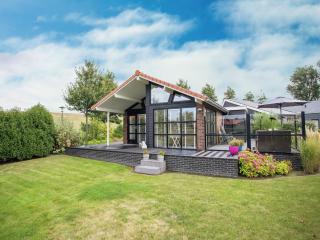 Chalet in Kattendijke near Eastern Scheldt - 0