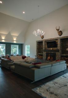 Luxury Estate on 10 Acres - 9