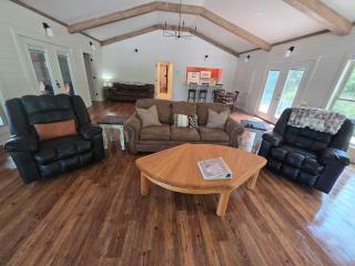 Hummingbird Cabin with a private hot tub - Bryant - 7